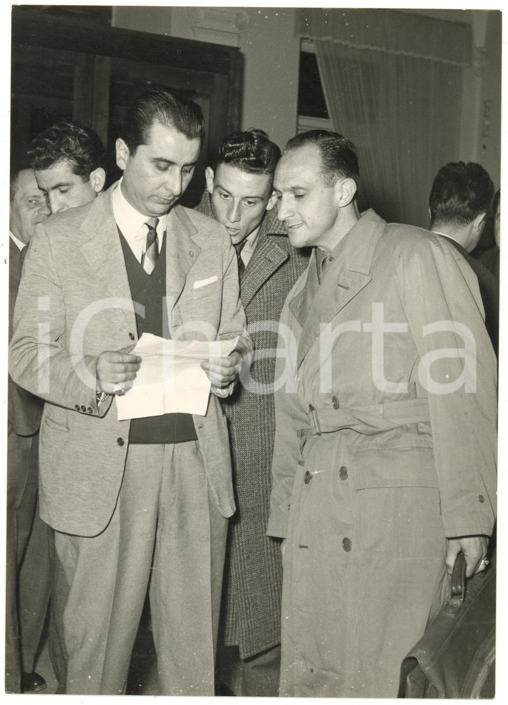 1953 GENOVA CALCIO Raduno Azzurri - Leonardo COSTAGLIOLA riceve numero di stanza