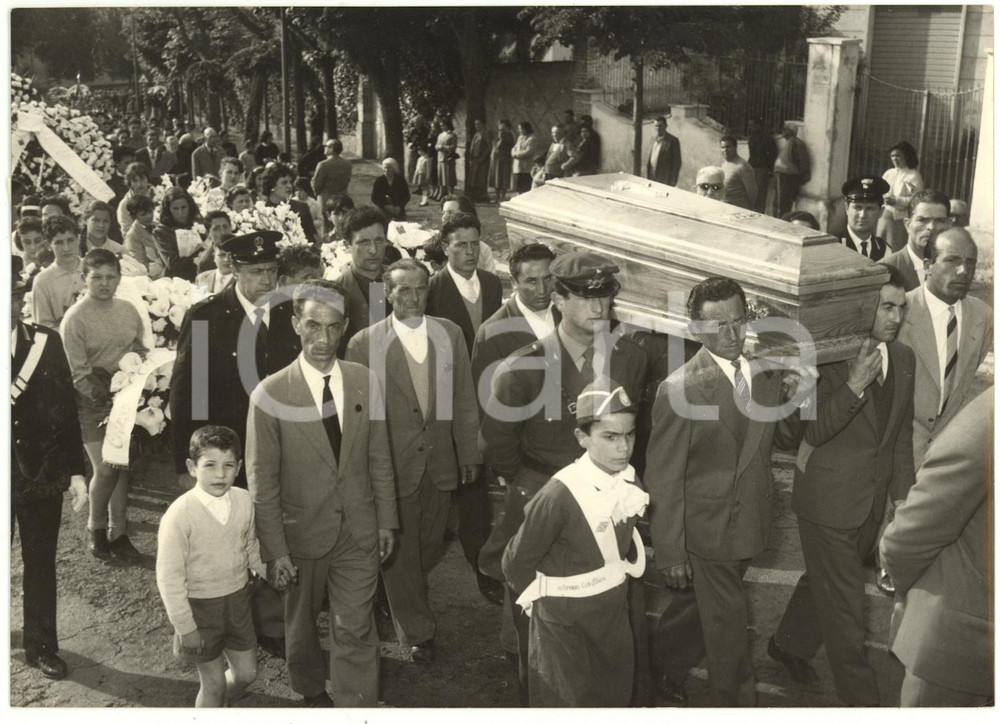 1959 FRASCATI Crollo muro di Villa Lancellotti - Funerali delle giovani vittime