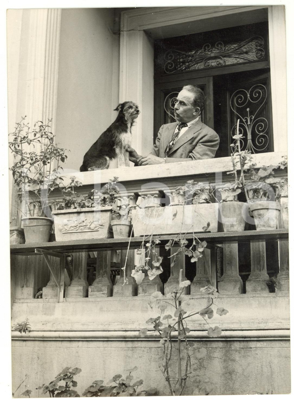 1955 BOLOGNA L'ergastolano Angelo GALLI dopo la grazia concessa da Luigi EINAUDI