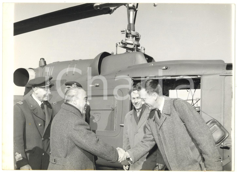 1962 CASCINA COSTA Domenico AGUSTA consegna elicottero BELL 204B alla Svezia