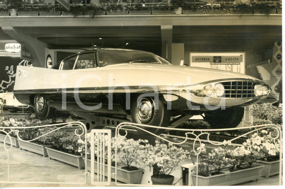 1956 TORINO 38° Salone dell'Automobile - Esposizione CHRYSLER GHIA "Gilda" *Foto