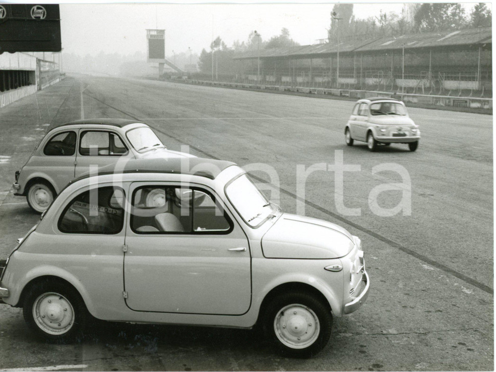1960 Autodromo di MONZA - FIAT 500 Abarth durante i test di velocità *Foto
