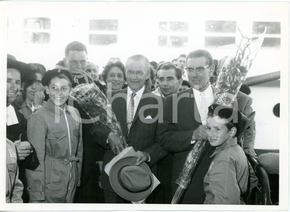 1960 GENOVA - Arrivo di Victor e Joseph SATURNO benefattori di San Marco D'Urri