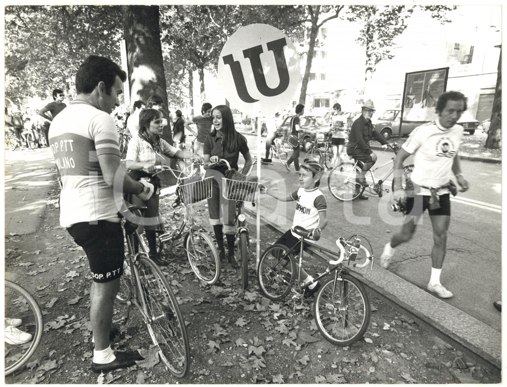 1973 MILANO FESTA NAZIONALE UNITÀ Il più giovane concorrente alla UNIBICI *Foto