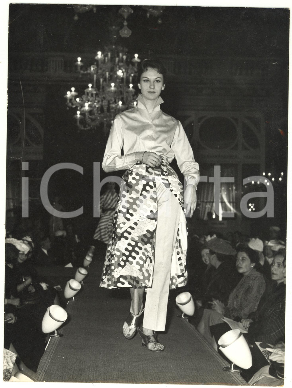 1957 ROMA MODA - MISS COTONE Patricia Anne COWDEN presenta il suo guardaroba