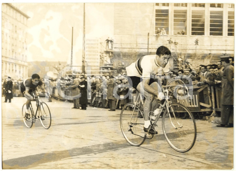 1954 CICLISMO 13° TROFEO BARACCHI - Louison BOBET Jacques ANQUETIL in gara ^Foto