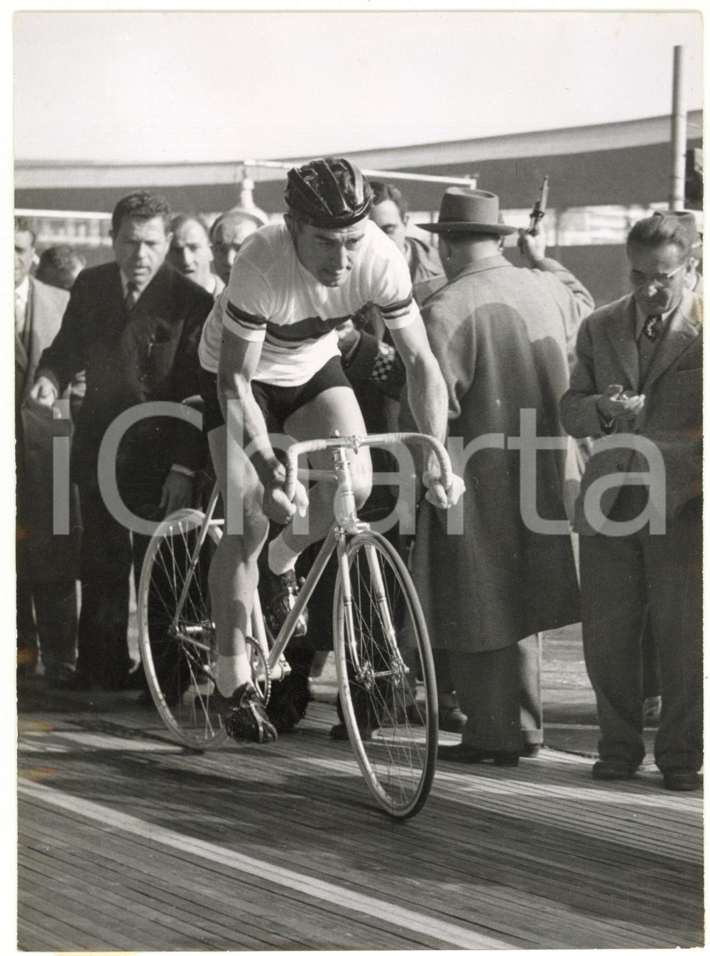 1954 MILANO Vigorelli CICLISMO - Louison BOBET tenta di battere record dell'ora