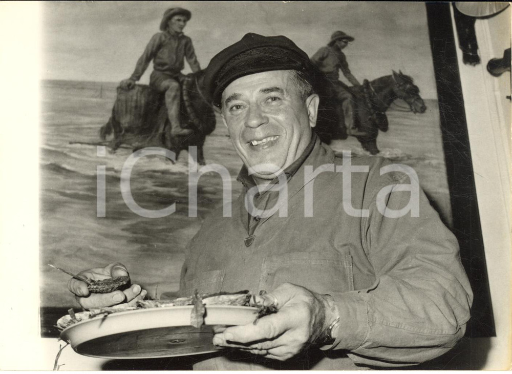 1961 PARIS Ecailler WILLIAMS ambassadeur de l'huitre à la Foire de Cologne