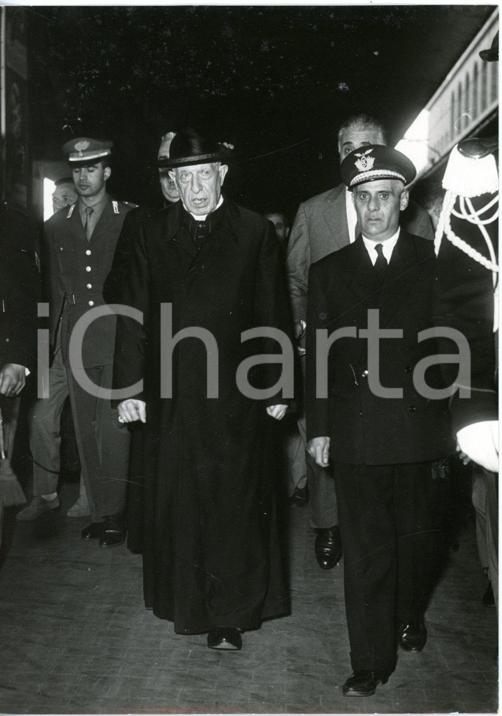 1958 ROMA Arrivo card. Maurilio FOSSATI per il conclave scortato da carabinieri