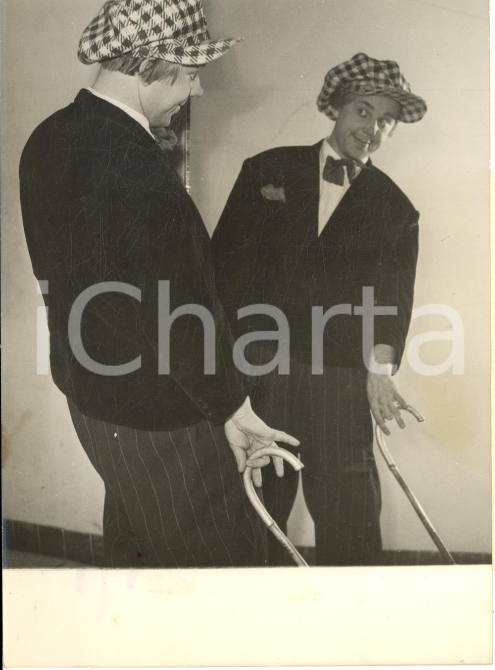 1956 CIRCO DI MOSCA (URSS) Il clown Oleg POPOV si esercita allo specchio *Foto