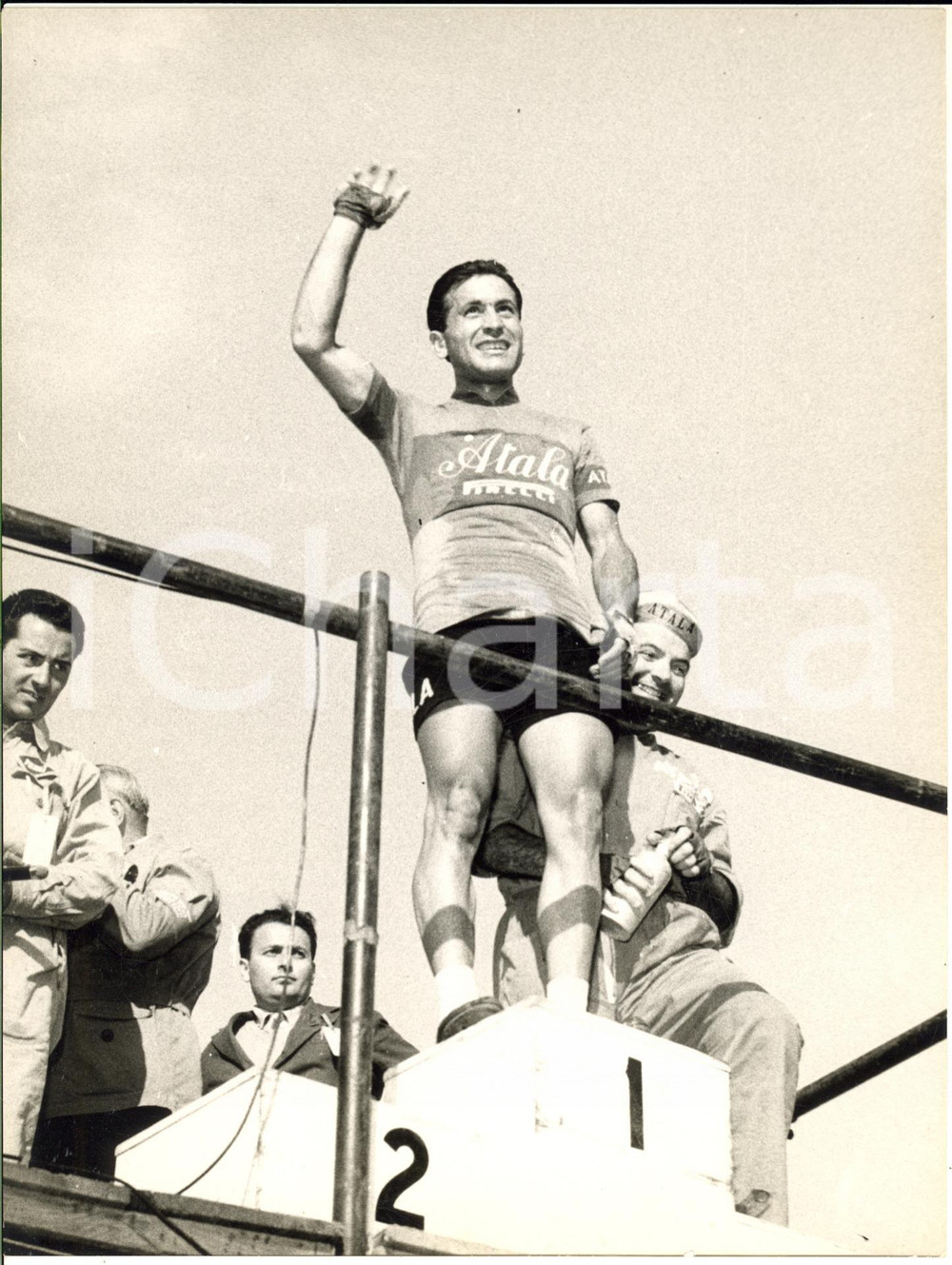 1955 ca CICLISMO ITALIA Squadra ATALA-PIRELLI Bruno MONTI vincitore - Foto