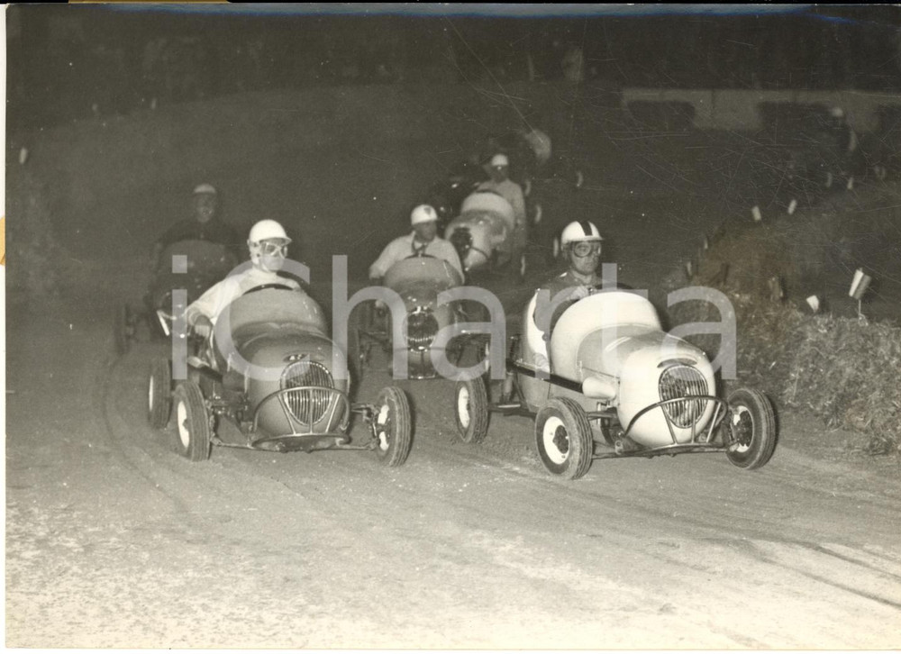 1958 PARIS Palais des Sports - Course des voitures miniature "micromils" *Photo