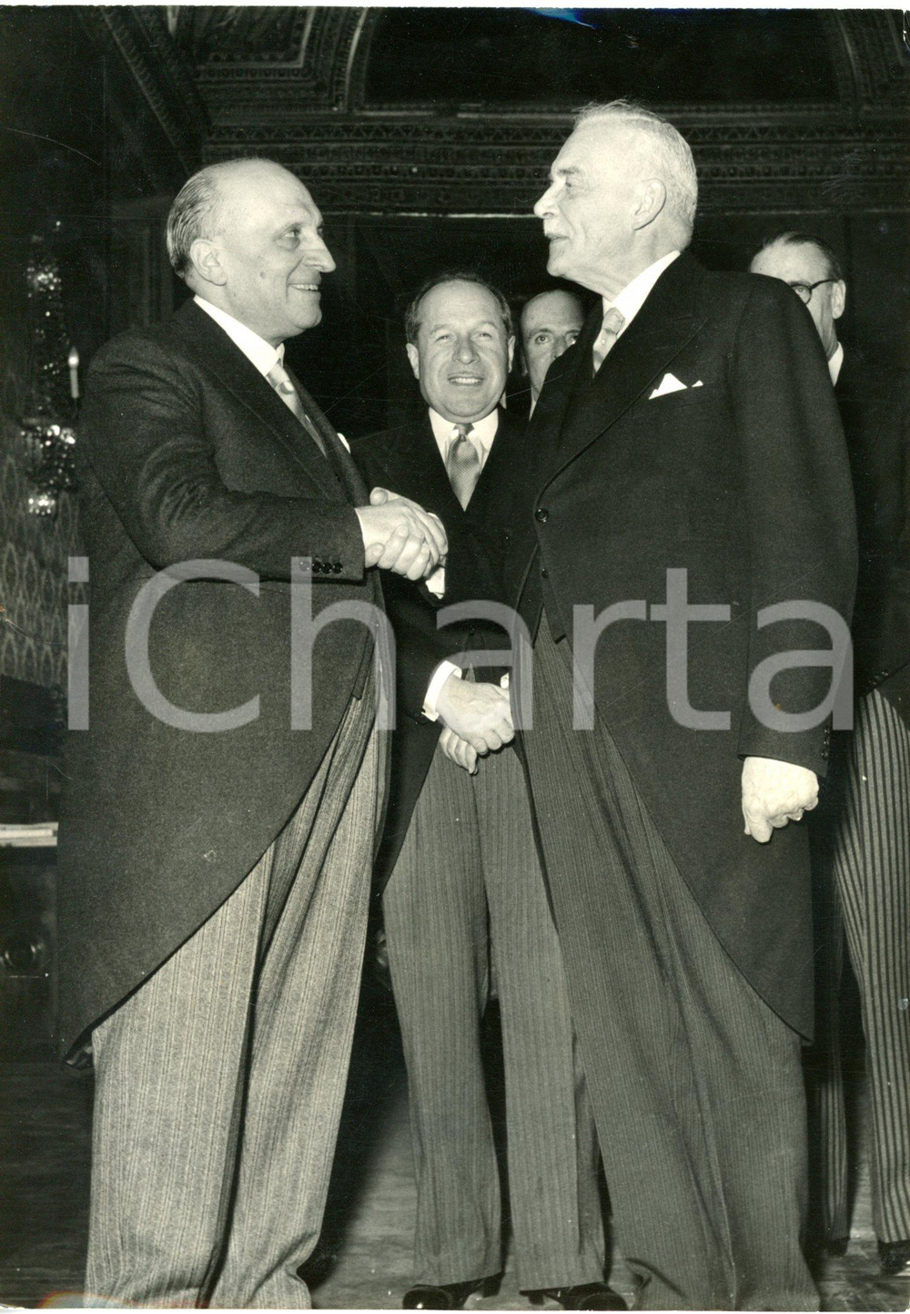 1954 ROMA - Il ministro Attilio PICCIONI accoglie Louis SAINT-LAURENT *Foto