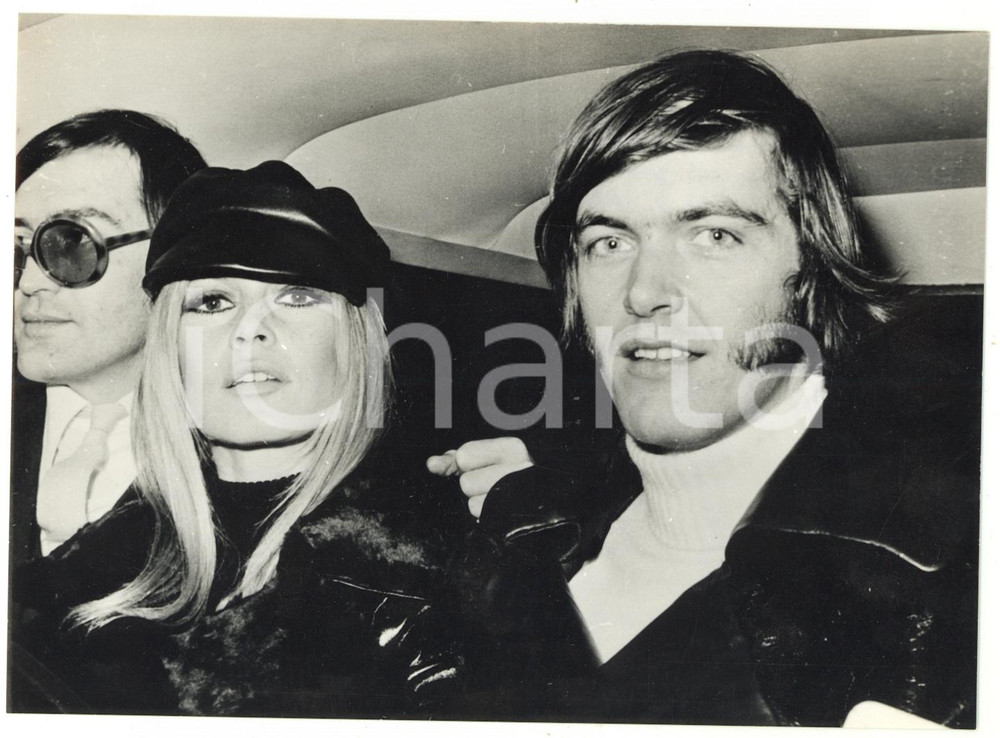 1969 s.l. SPETTACOLO - L'attrice Brigitte BARDOT con Patrick GILLES *Foto 18x13