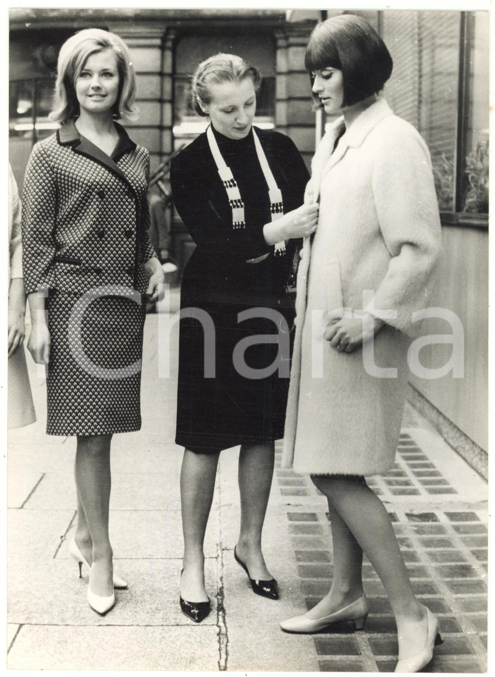 1967 LONDON MODA URSS Direttrice KISELEVA controlla nuovi modelli RAZNOEXPORT