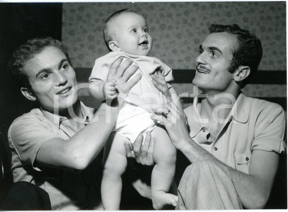 1966 MILANO CALCIO Sandro e Ferruccio MAZZOLA con la figlia Valentina - Foto