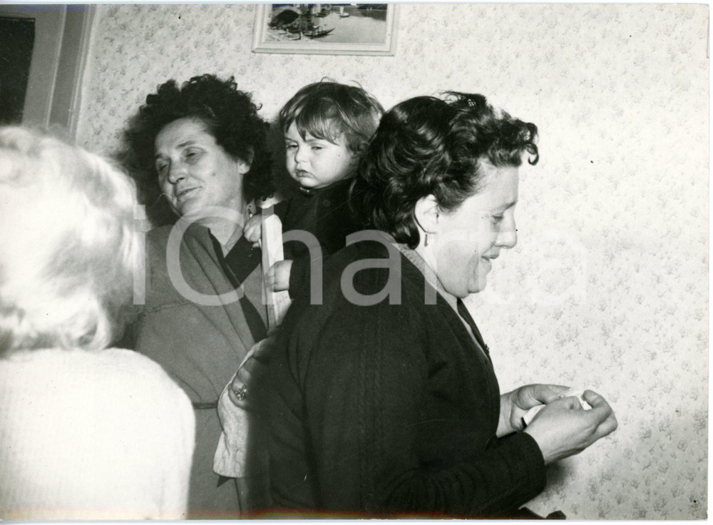 1956 TORINO INCIDENTI SUL LAVORO Familiari di un operaio schiacciato da un treno
