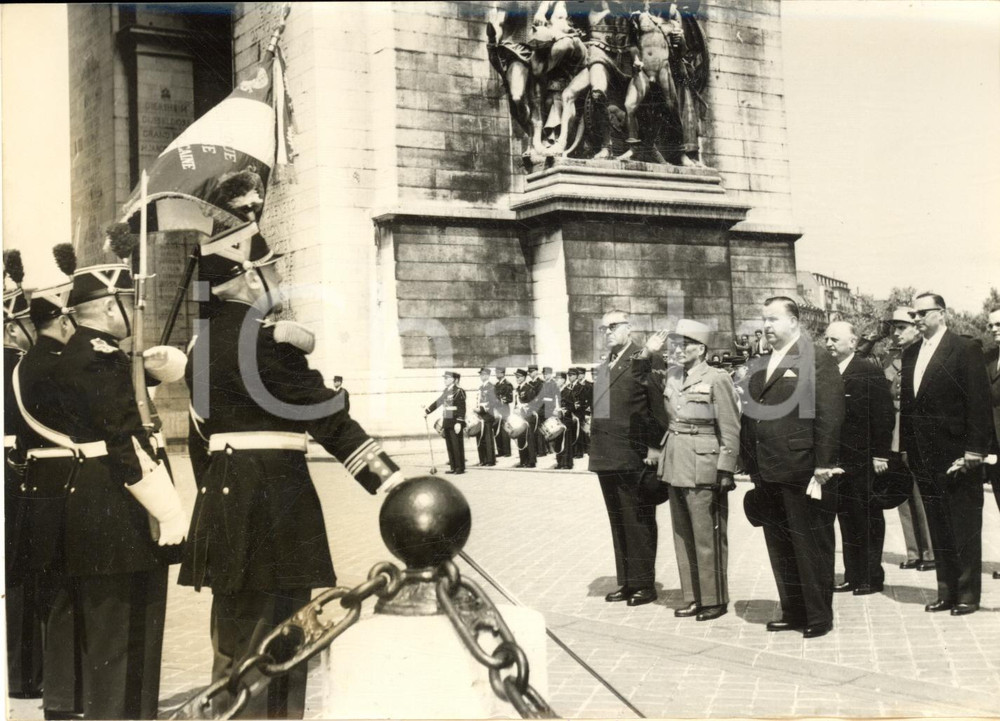 1957 PARIS Ferdinand GRAF rende omaggio al Milite Ignoto *Foto 18x13 cm