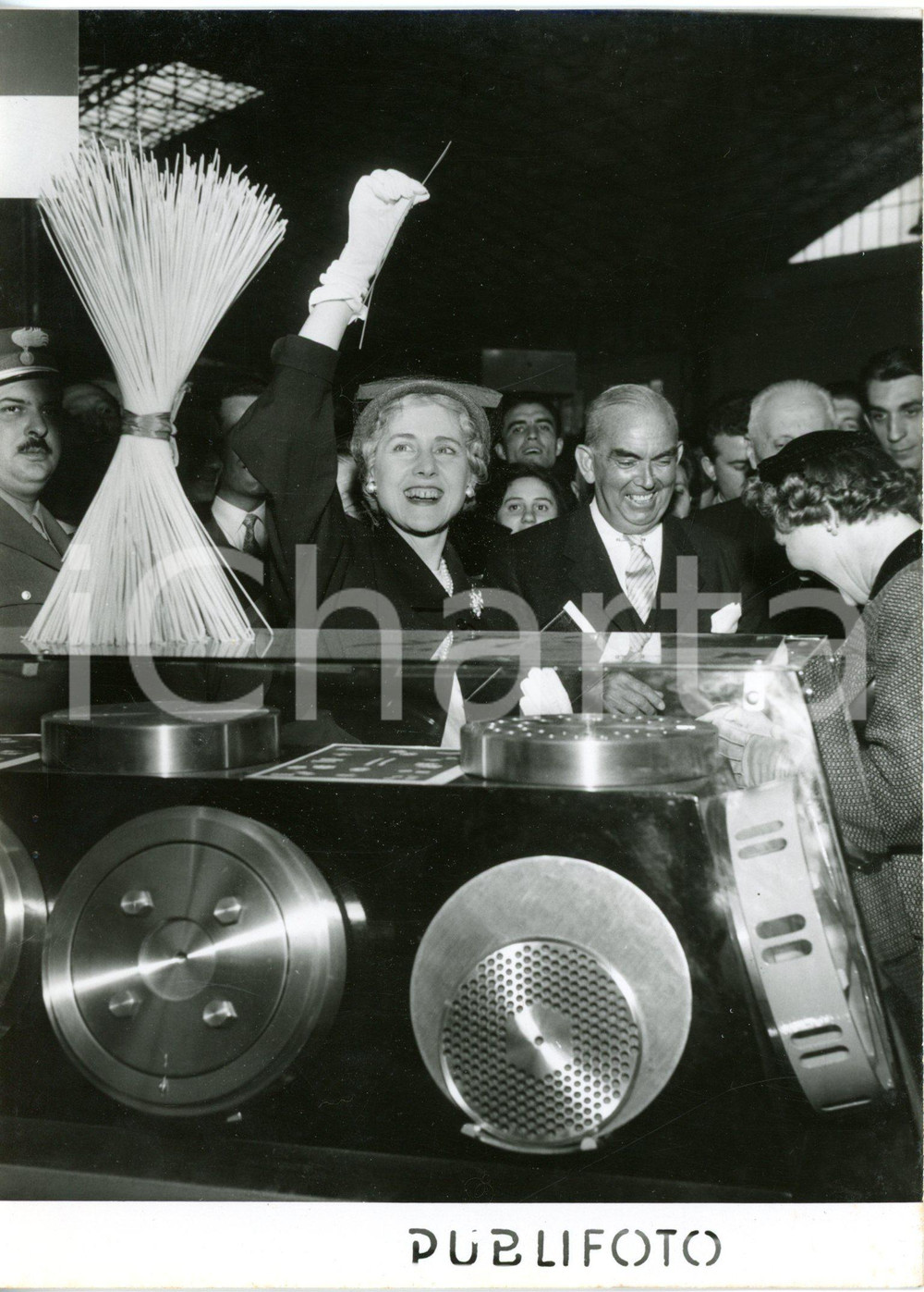 1955 MILANO Fiera - Visita ufficiale Clare BOOTHE LUCE ambasciatrice USA *Foto