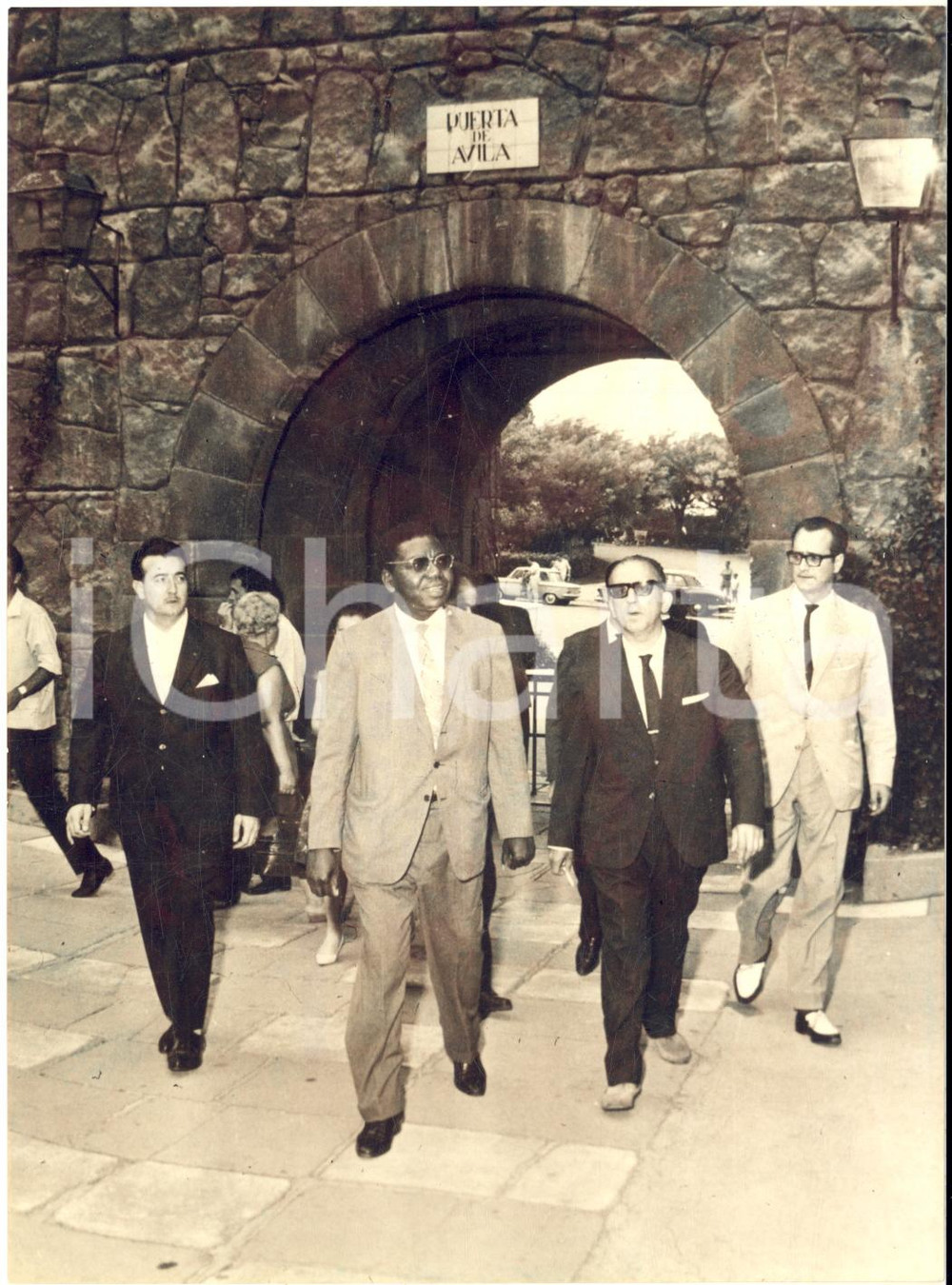 1963 BARCELLONA Moise CIOMBE visita il Poble Espanyol *Foto 13x18 cm