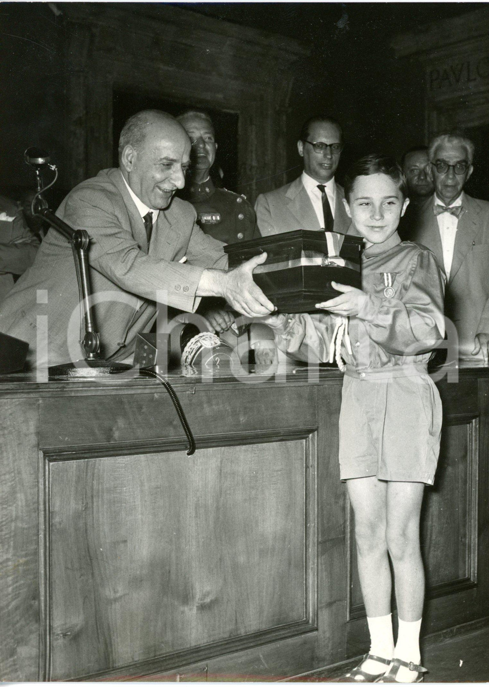 1957 ROMA Umberto TUPINI dona terriccio di Roma per tomba di Giuseppe GARIBALDI