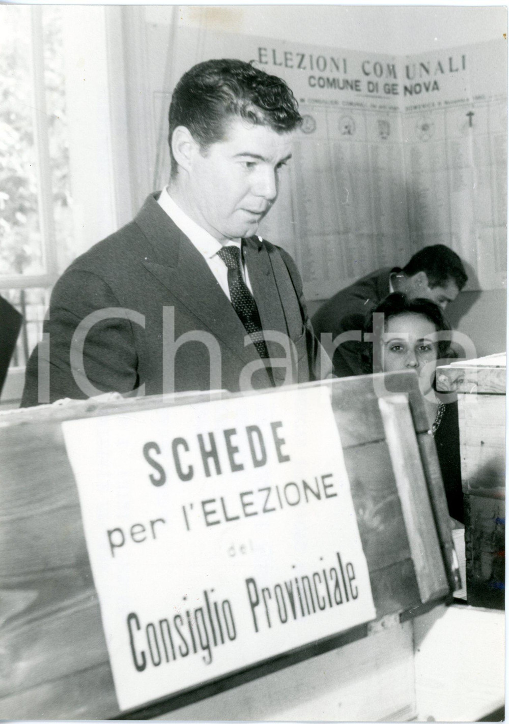 1960 GENOVA - Elezioni provinciali e comunali - Joe SENTIERI alle urne *Foto