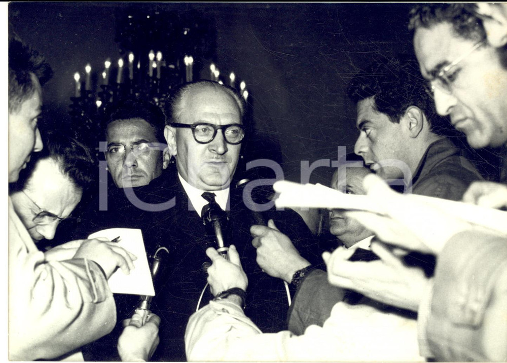 1957 PARIS ELYSEE Guy MOLLET conferma le sue dimissioni - Foto 18x13 cm