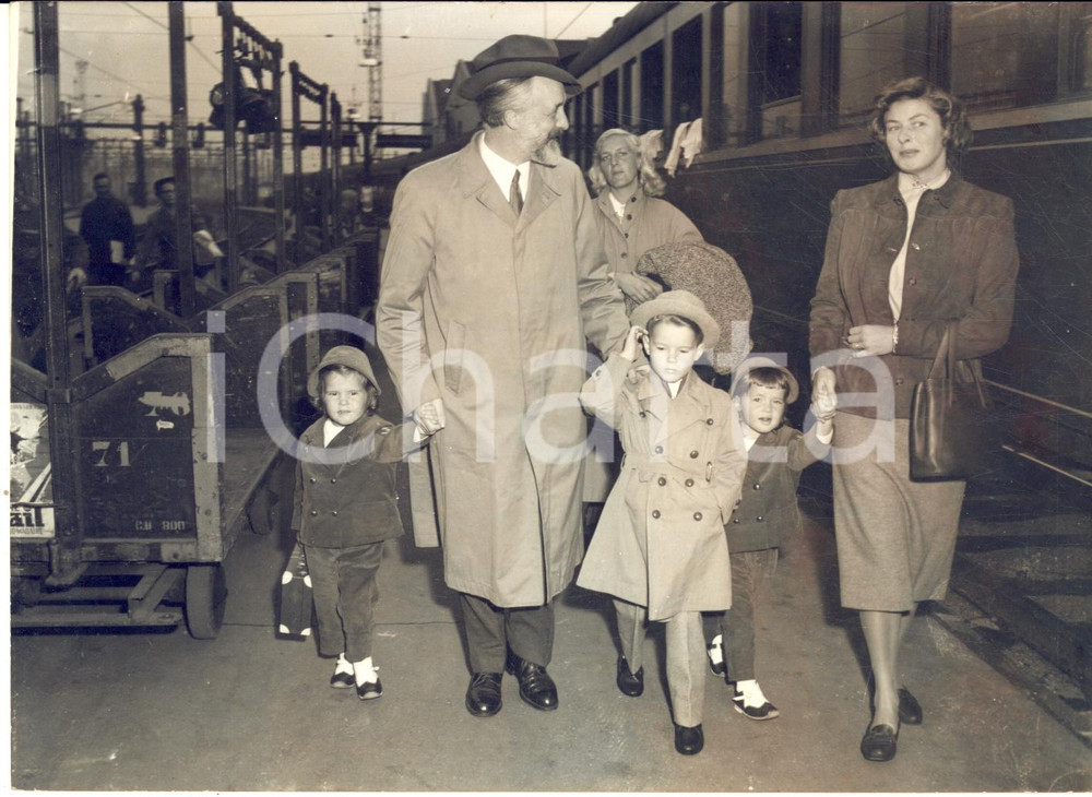 1955 PARIS Gare de Lyon - Arrivo di Ingrid BERGMAN con i figli - Foto 18x13