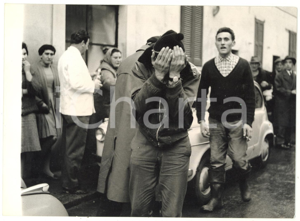 1961 NAVIGLIO GRANDE Familiari degli operai vittime di incidente stradale - Foto
