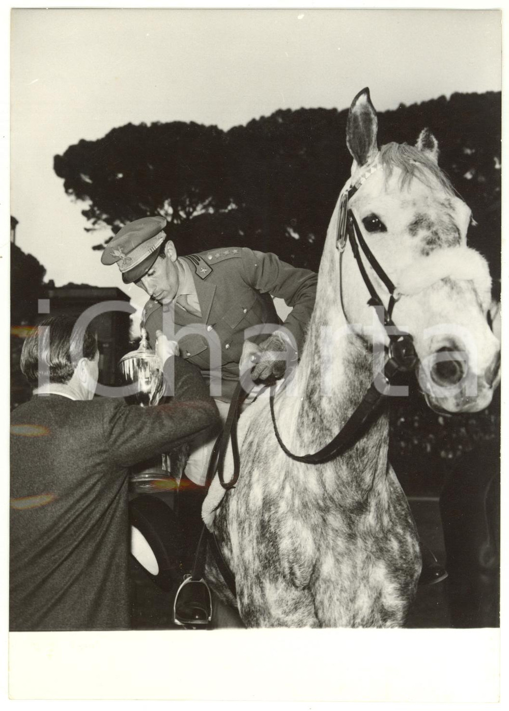 1958 ROMA IPPICA Premio Esquilino - Ranieri DI CAMPELLO premia Piero D'INZEO