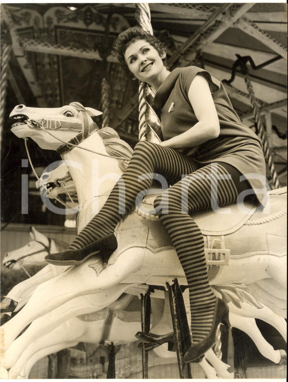 1958 LONDON Battersea Festival Gardens - Anna SHARPLEY as a coffee bar girl