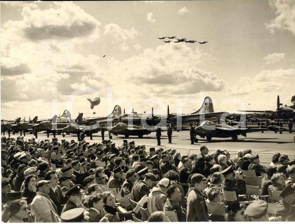 1953 ODIHAM R.A.F. Station - Lincoln bombers during a fly-past *Photo 20x15