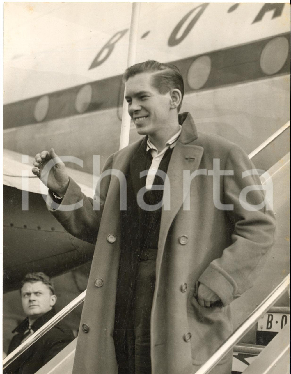 1958 LONDON AIRPORT Singer Johnnie RAY arriving from New York by BOAC liner