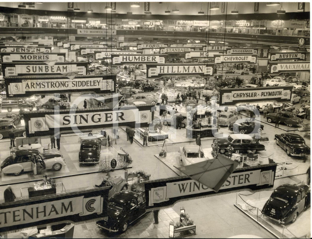 1954 LONDON MOTOR SHOW The scene in the Earls Court exhibition hall *Photo 20x15