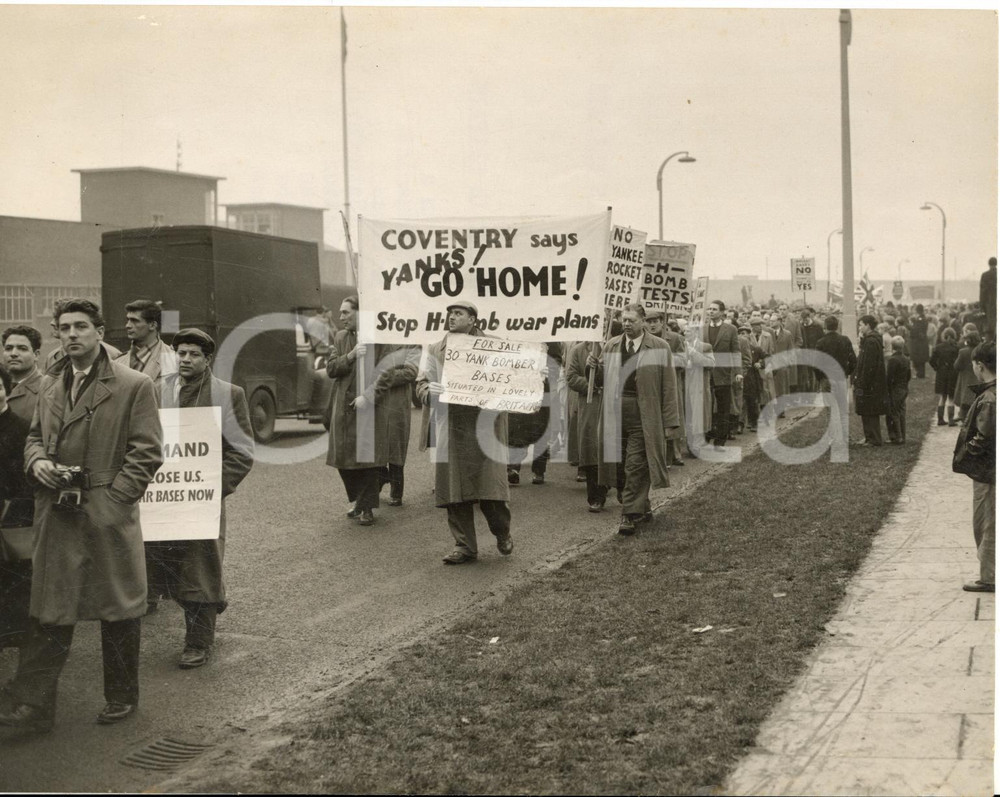 1958 RUISLIP Marchers form Coventry protest against US Forces *Photo 20x15 cm