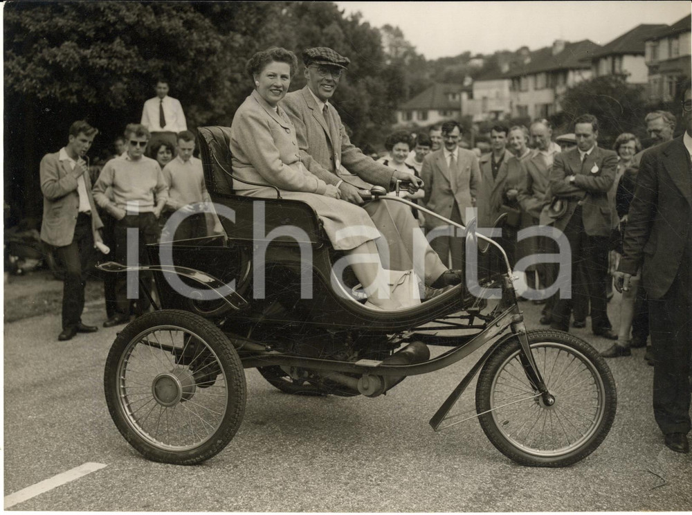 1956 HASTINGS Veteran Car Rally - Roger JOHNSON with 1901 KNOX car *Photo 20x15
