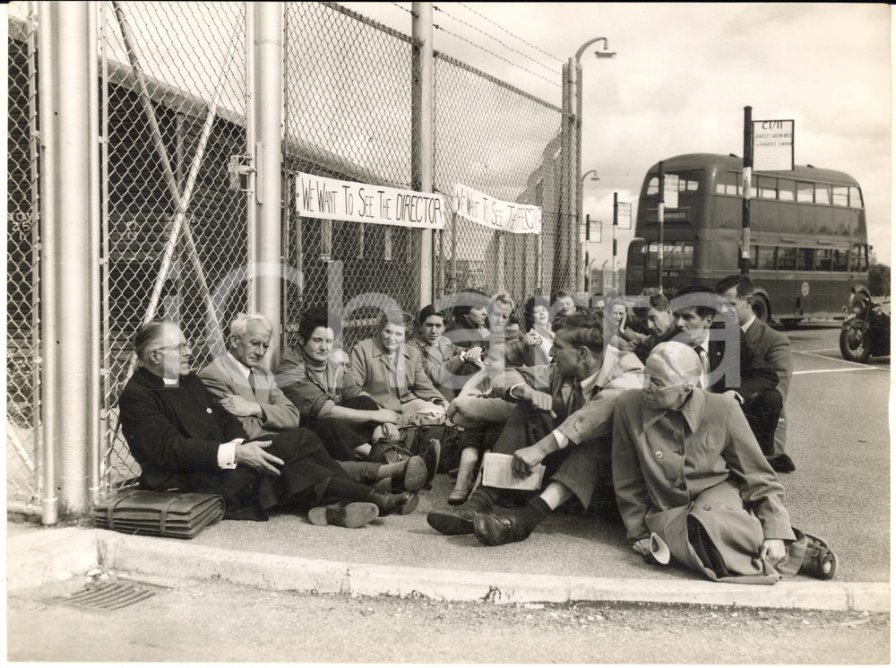 1958 ALDERMASTON Anti-bomb campaigners led by Donald SOPER *Photo 20x15 cm