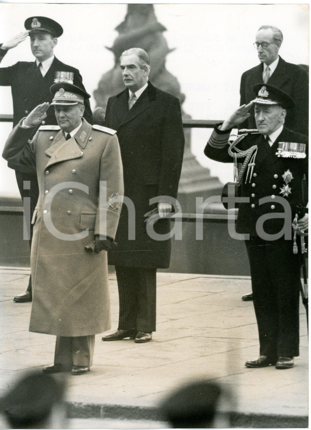 1953 LONDON Westminster Pier - Marshal Josip BROZ TITO gets a farewell salute