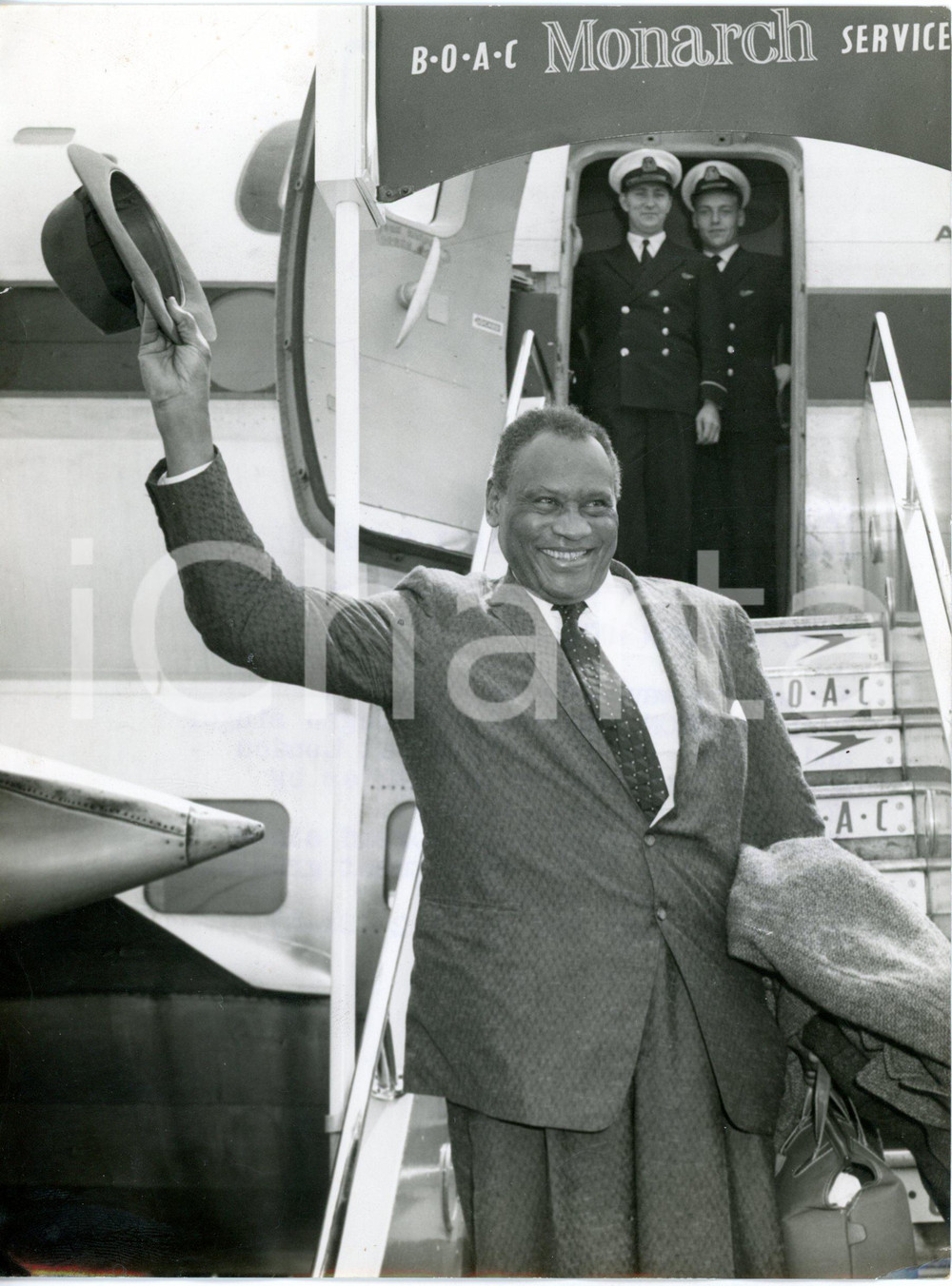 1958 LONDON - Arrival of singer Paul ROBESON by BOAC liner - Photo 15x20