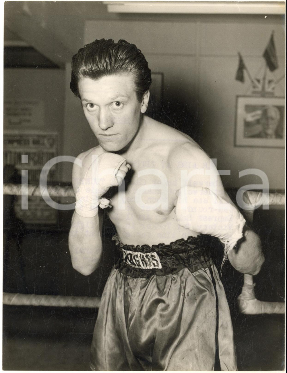 1954 LONDON Portrait of boxer Charlie TUCKER during his training - Photo 15x20