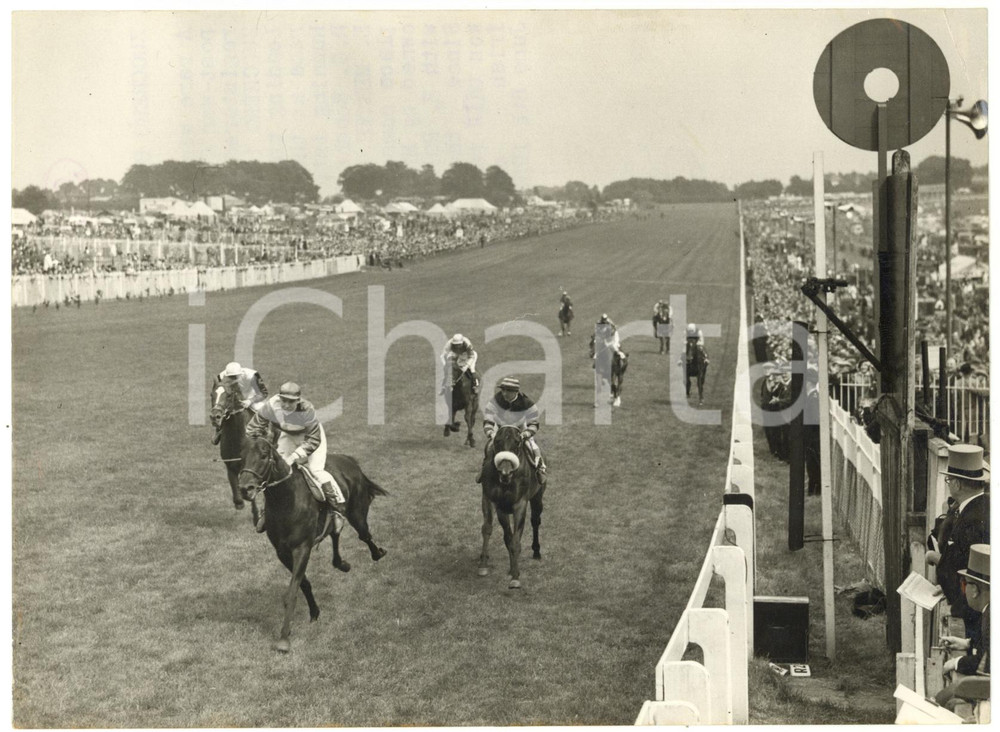 1953 EPSOM SUMMER MEETING Coronation Cup - Lester PIGGOTT winning on ZUCCHERO