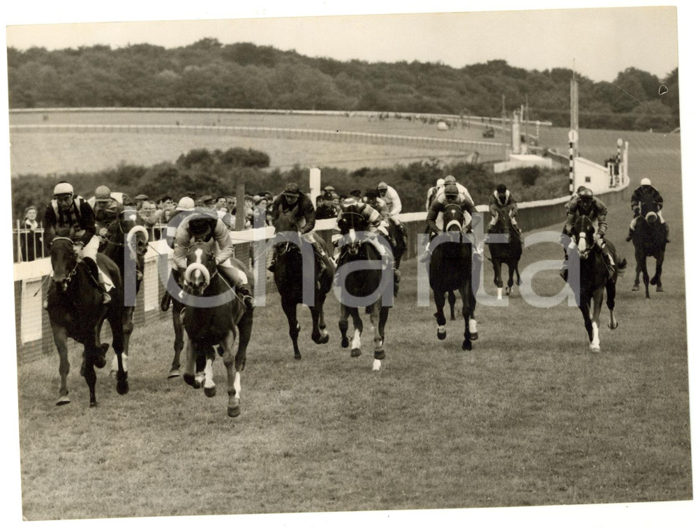 1956 GOODWOOD Chesterfield Cup - William Harry CARR winning on ATHENIEN II