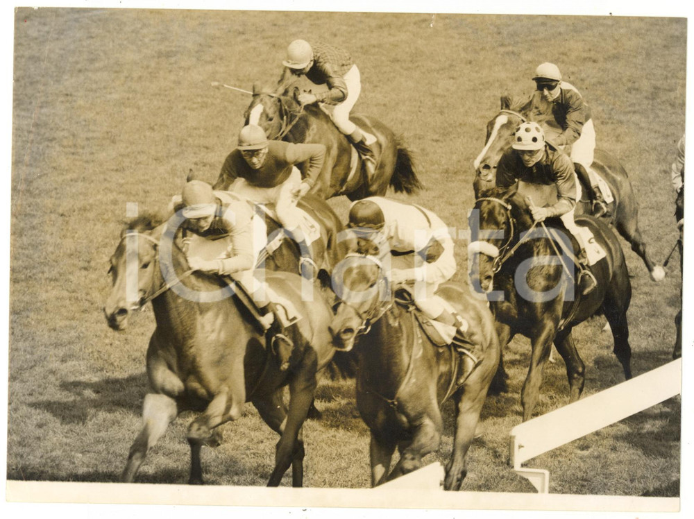 1958 EPSOM City and Suburban Handicap - Stan CLAYTON winning on SETTING STAR