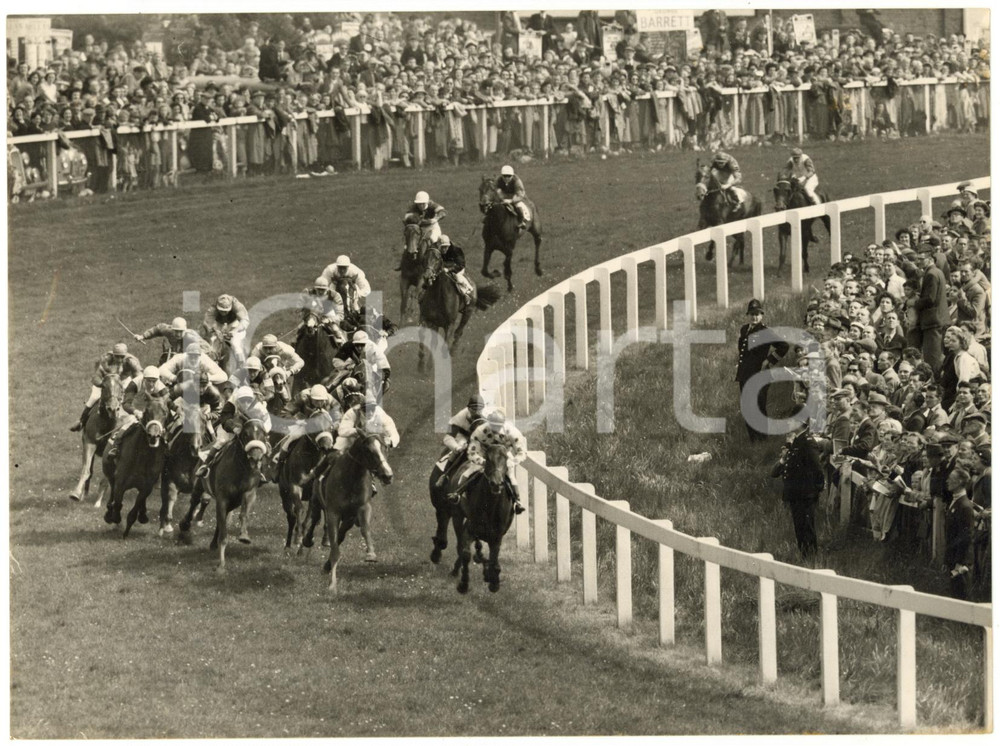 1955 EPSOM DERBY Tattenham corner - Suzy VOLTERRA's PHIL DRAKE winning *Photo