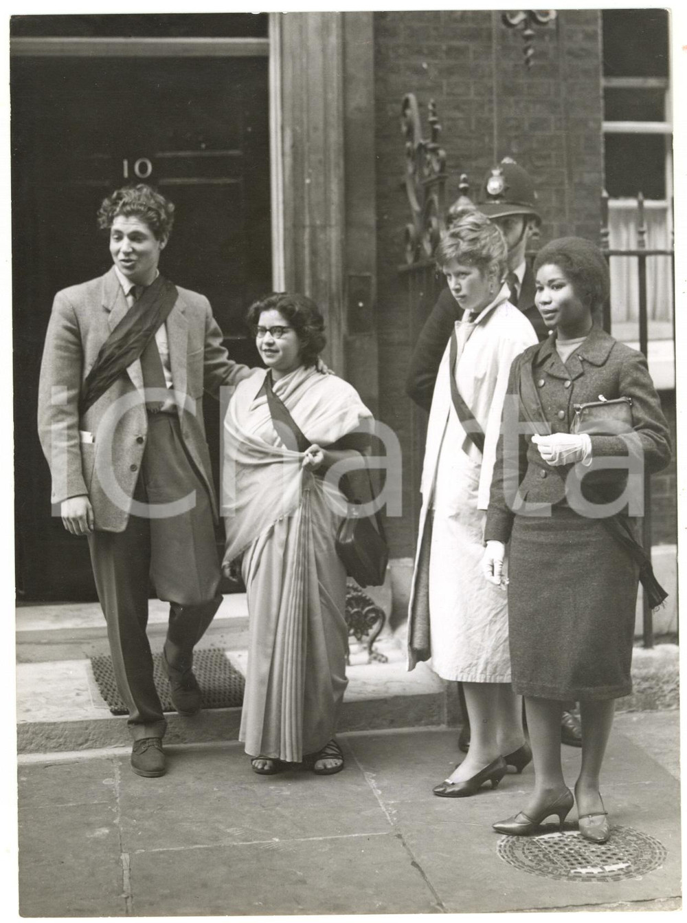 1959 LONDON 10 Downing Street - Students protesting against Operation Sunrise