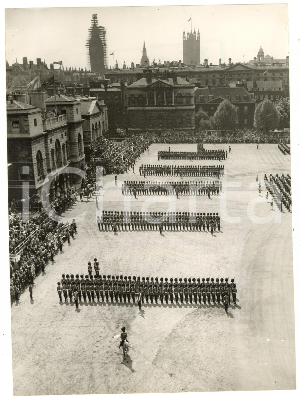 1956 LONDON TROOPING THE COLOUR Quenn Elizabeth II's birthday - Guards marching