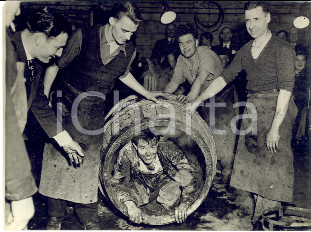 1955 LONDON Cooper Edward SCHOFIELD in a barrel after apprenticeship *Photo