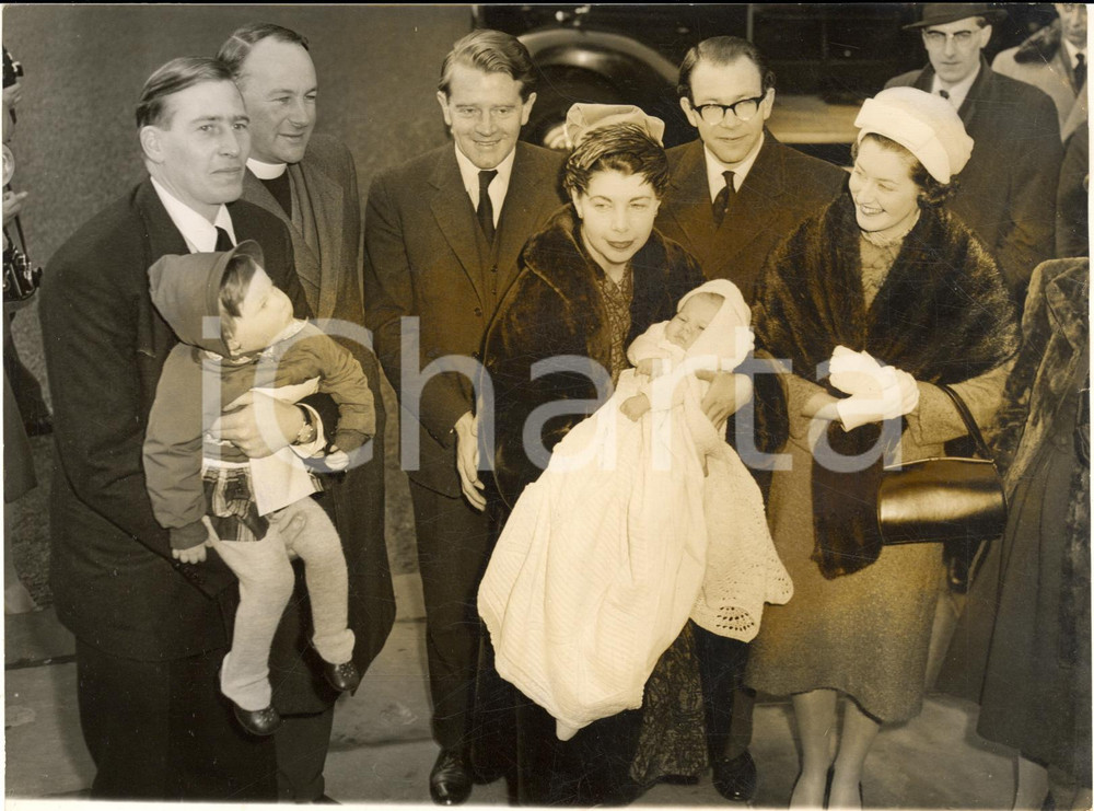 1959 LONDON Christening of Roger BANNISTER's baby son *Photo 20x15 cm