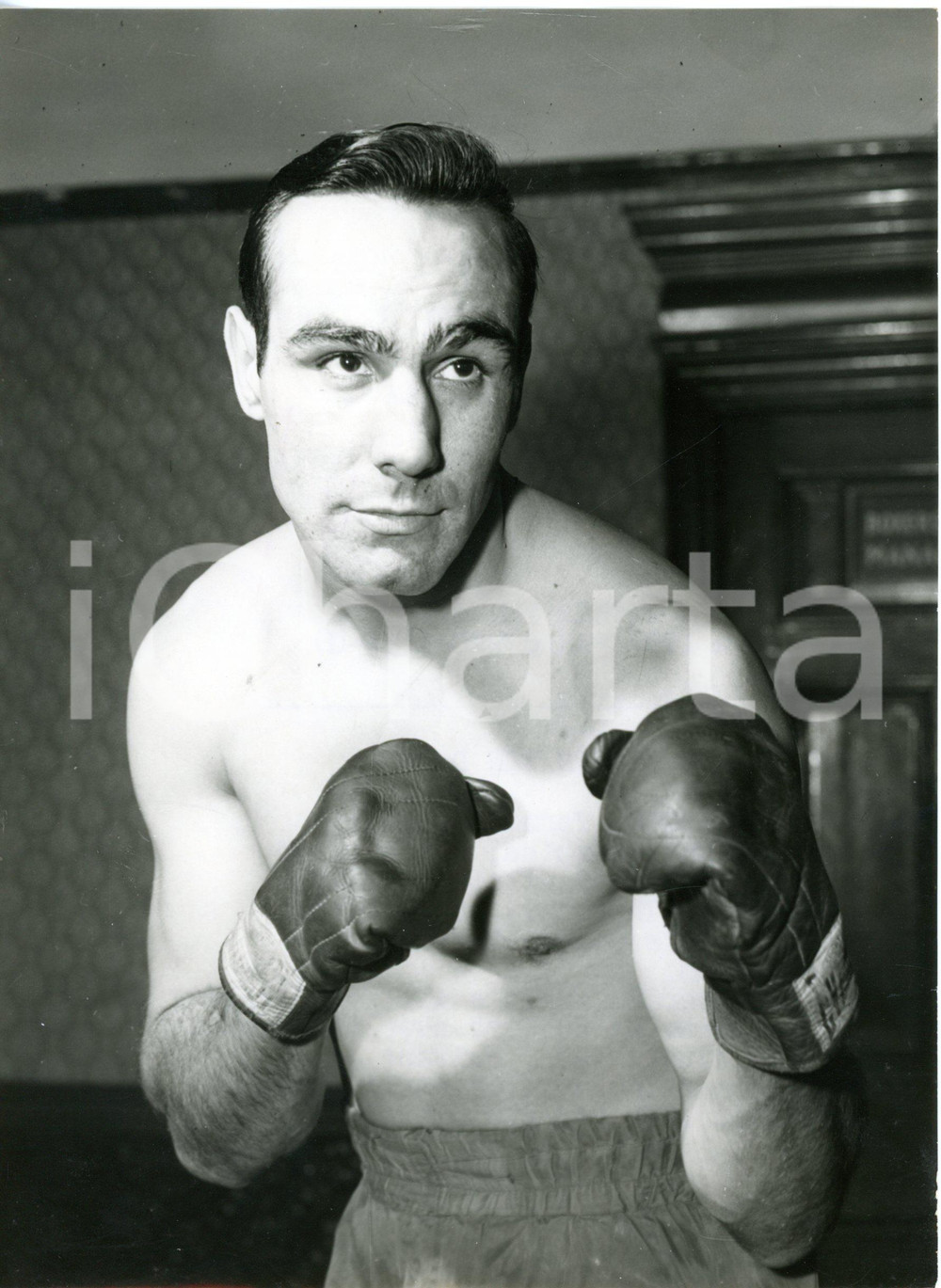 1957 SHOREDITCH - BOXE lightweight - Portrait of Armand SAVOIE - Photo 15x20