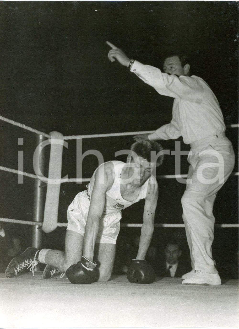 1957 LONDON BOXE Olympic gold medal Richard "Dick" McTAGGART down